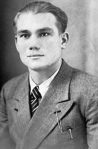 22 июля 1944 года фашистами был расстрелян командир партизанского отряда Герой Советского Союза Василий Васильевич Порик