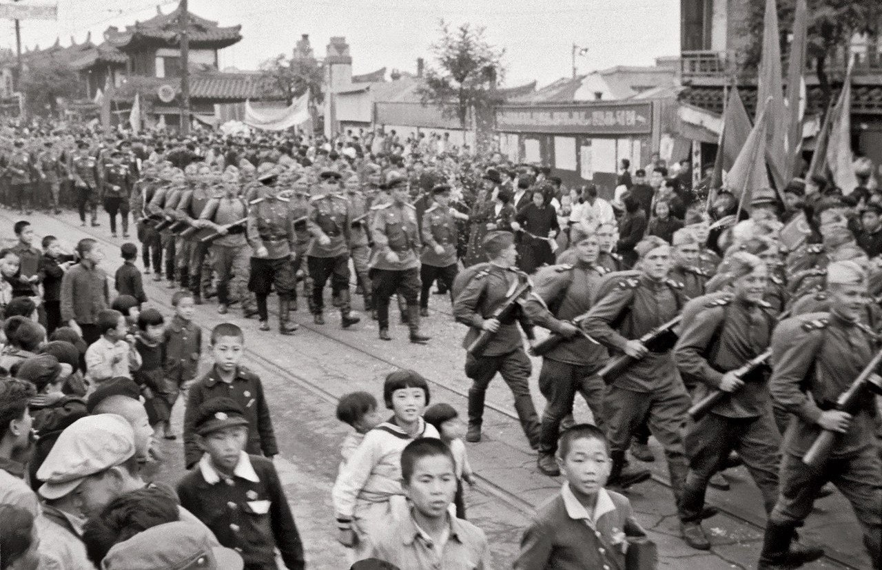15 августа 1945 года войска Красной армии совместно с вооружёнными силами корейского народа освободили Корею от оккупационных войск Японской армии